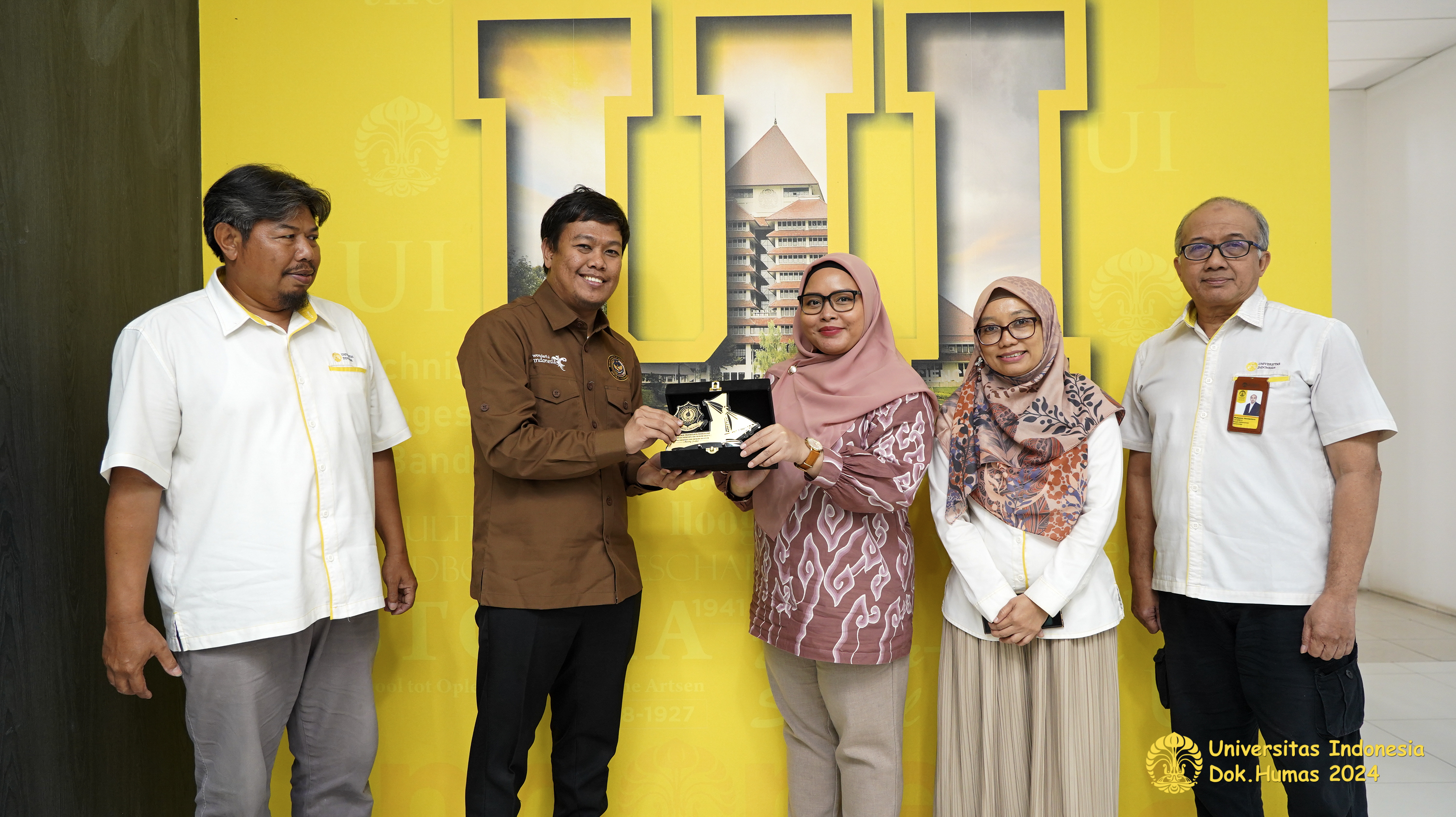 Peserta workshop di ruang sidang